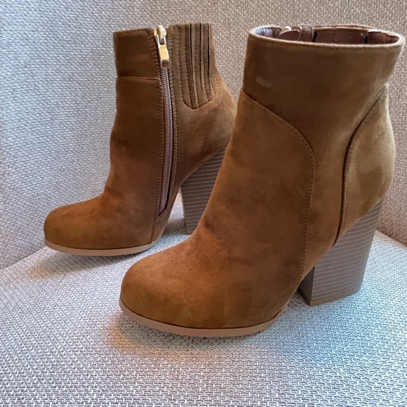 Catherine Malandrino 6.5 brown suede ankle boots booties shoes heels boho - Picture 3 of 10